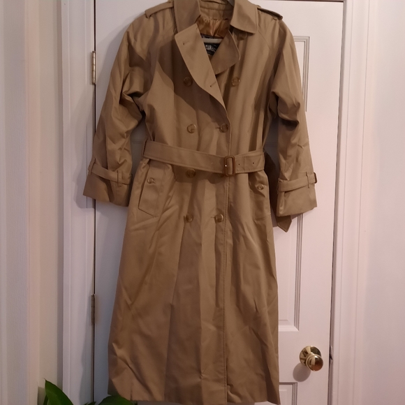 Vintage Burberry Trench Coat - Picture 3 of 15
